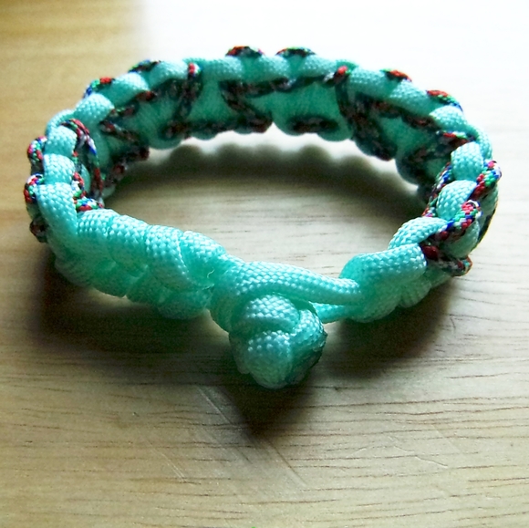 Mint Green Heart Paracord Bracelet - Picture 6 of 6